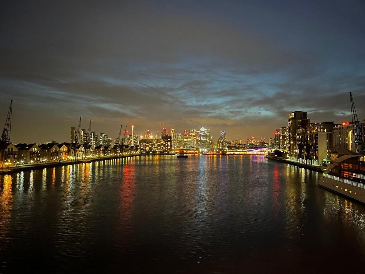 Unique 2 Bedroom Apartment In London/ Excel / Olympic City Close To Central Line Tube Station With Gated Parking Space Εξωτερικό φωτογραφία
